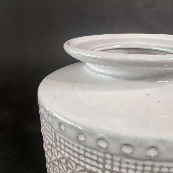 Vintage White Textured Ceramic Pot Short MCM Italian Style Unmarked Planter - Picture 4 of 5